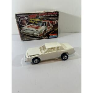 Monogram 2298 Bobby Allison's Miller Buick Regal Race Car 1:24 Model Kit